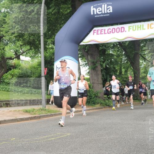 29.06.2025 - hella hamburg halbmarathon KatJ http://msf.ph/oto/8381325 29.06.2025 10:25:15 Zwischen KM18-KM19 2121, 5042, 6993 meine-sportfotos.de