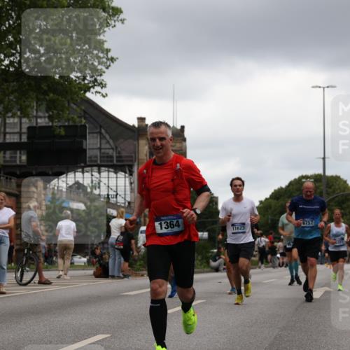 29.06.2025 - hella hamburg halbmarathon Yannick Fuchs http://msf.ph/oto/8381333 29.06.2025 10:54:51 20KM 1188, 1364, 1414, 1453, 1653, 2322, 2323, 2661, 3698, 5602, 5603, 6033, 6201, 6487, 6708, 6754, 6757, 6921, 7006, 7065, 7306, 7636, 7759, 7761, 8421, 8422, 8662, 8923, 9020, 9021, 9984, 10534, 11623, 11702, 11782, 12491, 13459, 13516, 13589, 15269, 16621, 17145, 17226, 17899, 17951, 17952, 18133, 18757, 19117, 19146, 19242 meine-sportfotos.de