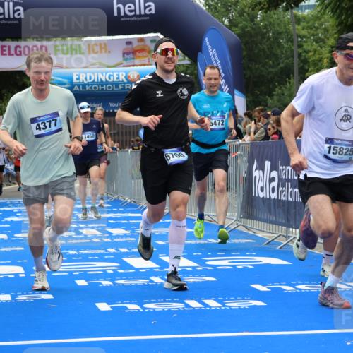 29.06.2025 - hella hamburg halbmarathon Strokosch-Dieckow http://msf.ph/oto/8381359 29.06.2025 10:47:02 Ziel 1139, 1460, 1689, 4093, 4377, 5472, 6700, 7908, 9794, 10122, 12579, 13007, 13728, 14415, 14449, 14594, 14783, 15684, 15825, 16081, 17979 meine-sportfotos.de