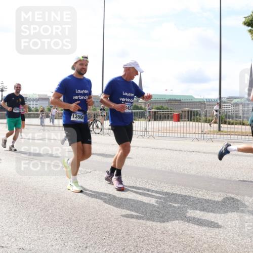 29.06.2025 - hella hamburg halbmarathon Lena Gebhardt http://msf.ph/oto/8381381 29.06.2025 10:15:34 Lombardsbrücke 453, 1077, 13500, 3417, 1296, 1440, 1524, 1745, 2110, 2281, 2720, 2989, 3417, 3513, 3650, 4007, 4466, 4492, 4494, 4495, 5069, 5271, 5739, 5986, 6317, 6376, 6576, 7452, 7809, 7810, 7881, 7941, 7942, 8237, 8256, 9192, 9307, 9423, 9657, 9847, 9975, 9997, 10108, 10608, 10775, 10858, 12457, 12469, 12521, 13179, 13197, 13453, 13500, 13818, 13951, 14413, 14423, 14550, 14552, 15150, 15307, 15740 meine-sportfotos.de
