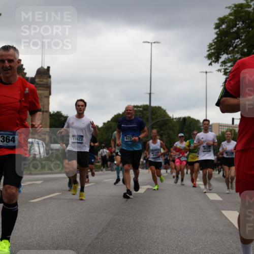 29.06.2025 - hella hamburg halbmarathon Yannick Fuchs http://msf.ph/oto/8381426 29.06.2025 10:54:52 20KM 1188, 1364, 1414, 1453, 1653, 2322, 2323, 2661, 3698, 5602, 5603, 5775, 6033, 6201, 6487, 6708, 6754, 6757, 6921, 7006, 7065, 7306, 7636, 7759, 7761, 8421, 8662, 8923, 9020, 9021, 9984, 10534, 11623, 11702, 11782, 12491, 13459, 13516, 13589, 15269, 16621, 17145, 17226, 17951, 17952, 18133, 18757, 19117, 19146, 19242 meine-sportfotos.de