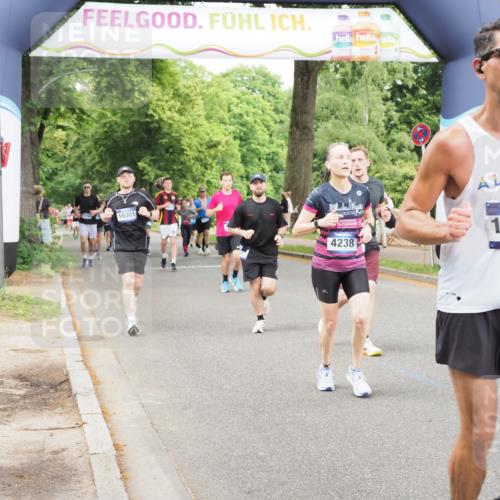 29.06.2025 - hella hamburg halbmarathon MichiJ http://msf.ph/oto/8381508 29.06.2025 10:46:31 Zwischen KM18-KM19 4238, 6033, 6438, 6470, 8326, 12564, 12736, 13706, 14732, 15344, 16530, 17814, 18377, 18799 meine-sportfotos.de