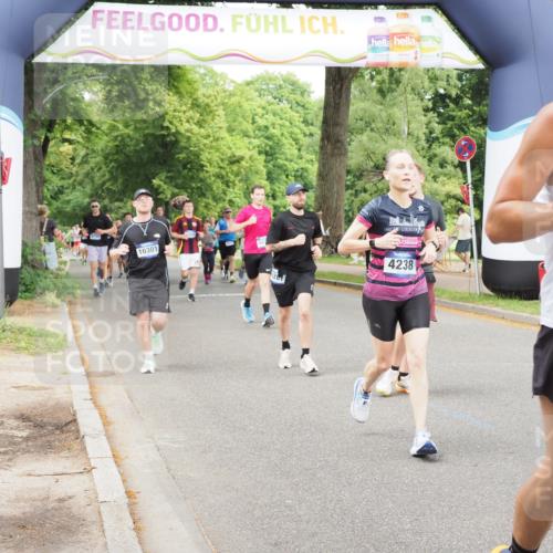 29.06.2025 - hella hamburg halbmarathon MichiJ http://msf.ph/oto/8381525 29.06.2025 10:46:31 Zwischen KM18-KM19 4238, 6033, 6438, 6470, 8326, 12564, 12736, 13706, 14732, 15344, 16530, 17814, 18377, 18799 meine-sportfotos.de