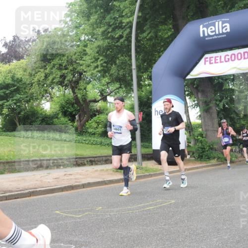 29.06.2025 - hella hamburg halbmarathon KatJ http://msf.ph/oto/8381528 29.06.2025 10:25:17 Zwischen KM18-KM19 2121, 5042, 6993 meine-sportfotos.de