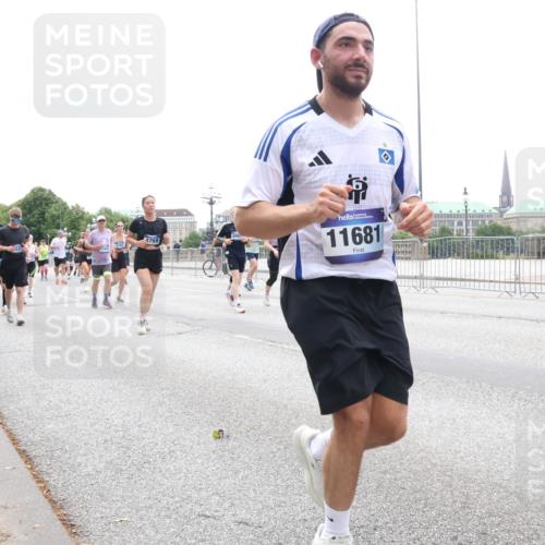 29.06.2025 - hella hamburg halbmarathon Lena Gebhardt http://msf.ph/oto/8381531 29.06.2025 10:49:31 Lombardsbrücke 11681, 1040, 1041, 1525, 1625, 1805, 1888, 2067, 2395, 2466, 2527, 2541, 2668, 2713, 2862, 2927, 2997, 3070, 3086, 3183, 3232, 3383, 3943, 4403, 4525, 4527, 4589, 4769, 4809, 5076, 5106, 5118, 5463, 5552, 5694, 6191, 6694, 6979, 6989, 7301, 7305, 7339, 7366, 7650, 7679, 7931, 7936, 8065, 8549, 9162, 9245, 9261, 9341, 9359, 10033, 10038, 10130, 10333, 10403, 10479, 10704, 10782, 10785, 11031, 11192, 11558, 11631, 12388, 13764, 14692 meine-sportfotos.de