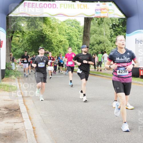 29.06.2025 - hella hamburg halbmarathon MichiJ http://msf.ph/oto/8381560 29.06.2025 10:46:32 Zwischen KM18-KM19 4238, 6033, 6438, 6470, 8326, 10281, 10301, 11041, 12564, 12736, 13706, 14732, 15344, 17814, 18377, 18799 meine-sportfotos.de