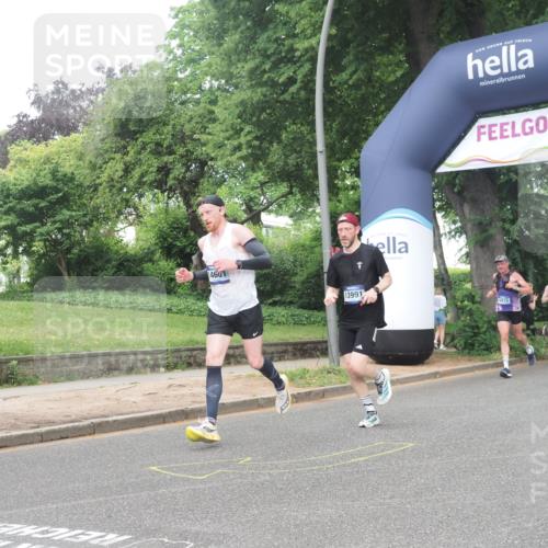 29.06.2025 - hella hamburg halbmarathon KatJ http://msf.ph/oto/8381584 29.06.2025 10:25:17 Zwischen KM18-KM19 2121, 5042, 6993 meine-sportfotos.de