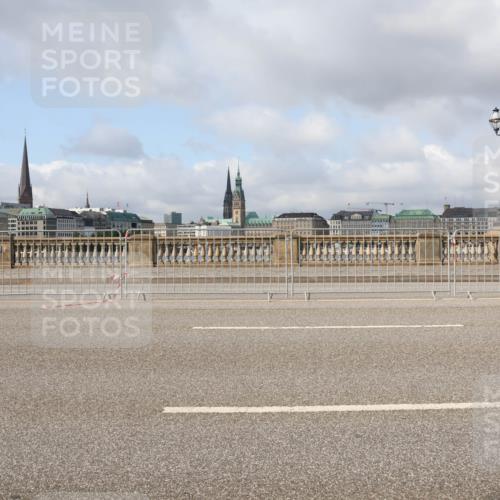 29.06.2025 - hella hamburg halbmarathon Lena Gebhardt http://msf.ph/oto/8381586 29.06.2025 08:52:24 Lombardsbrücke  meine-sportfotos.de