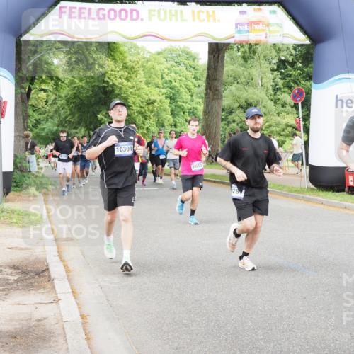 29.06.2025 - hella hamburg halbmarathon MichiJ http://msf.ph/oto/8381604 29.06.2025 10:46:32 Zwischen KM18-KM19 4238, 6033, 6438, 6470, 8326, 10281, 10301, 11041, 12564, 12736, 13706, 14732, 15344, 17814, 18377, 18799 meine-sportfotos.de