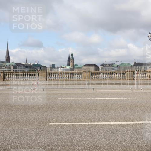 29.06.2025 - hella hamburg halbmarathon Lena Gebhardt http://msf.ph/oto/8381618 29.06.2025 08:52:24 Lombardsbrücke  meine-sportfotos.de