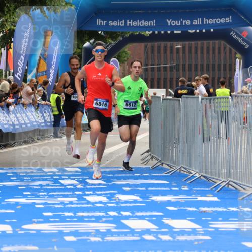 29.06.2025 - hella hamburg halbmarathon Strokosch-Dieckow http://msf.ph/oto/8381627 29.06.2025 10:24:15 Ziel 5612, 6816, 7331, 18569, 18695 meine-sportfotos.de