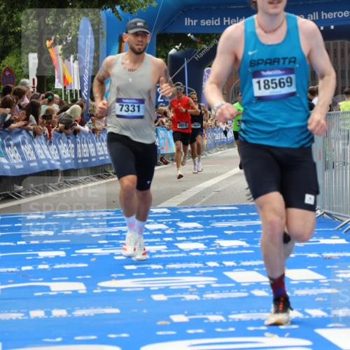 29.06.2025 - hella hamburg halbmarathon Strokosch-Dieckow http://msf.ph/oto/8381642 29.06.2025 10:24:10 Ziel 5612, 6816, 7331, 9269, 10234, 17614, 18569, 19041 meine-sportfotos.de