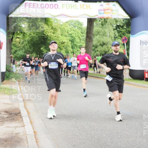 29.06.2025 - hella hamburg halbmarathon MichiJ http://msf.ph/oto/8381658 29.06.2025 10:46:33 Zwischen KM18-KM19 4238, 6033, 6438, 6470, 8326, 10281, 10301, 11041, 12564, 12736, 13706, 14732, 15344, 17814, 18377, 18799 meine-sportfotos.de