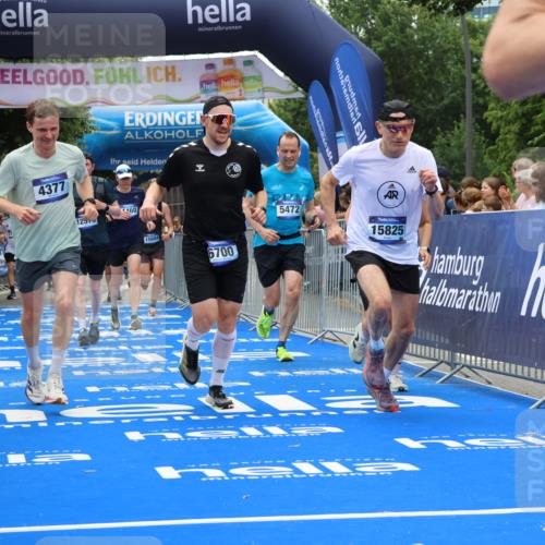 29.06.2025 - hella hamburg halbmarathon Strokosch-Dieckow http://msf.ph/oto/8381664 29.06.2025 10:47:01 Ziel 1139, 1460, 1689, 4093, 4377, 5472, 6700, 7908, 9794, 10122, 12579, 13728, 14385, 14415, 14449, 14594, 14783, 15684, 15825, 16081, 17979 meine-sportfotos.de