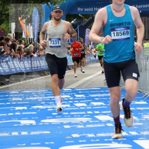 29.06.2025 - hella hamburg halbmarathon Strokosch-Dieckow http://msf.ph/oto/8381665 29.06.2025 10:24:10 Ziel 5612, 6816, 7331, 9269, 10234, 17614, 18569, 19041 meine-sportfotos.de