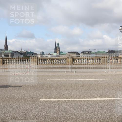 29.06.2025 - hella hamburg halbmarathon Lena Gebhardt http://msf.ph/oto/8381682 29.06.2025 08:52:24 Lombardsbrücke  meine-sportfotos.de