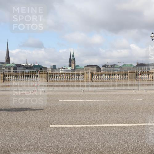 29.06.2025 - hella hamburg halbmarathon Lena Gebhardt http://msf.ph/oto/8381714 29.06.2025 08:52:24 Lombardsbrücke  meine-sportfotos.de