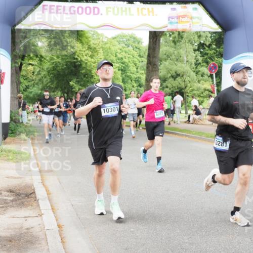 29.06.2025 - hella hamburg halbmarathon MichiJ http://msf.ph/oto/8381733 29.06.2025 10:46:33 Zwischen KM18-KM19 4238, 6033, 6438, 6470, 8326, 10281, 10301, 11041, 12564, 12736, 13706, 14732, 15344, 17814, 18377, 18799 meine-sportfotos.de