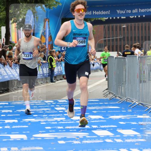 29.06.2025 - hella hamburg halbmarathon Strokosch-Dieckow http://msf.ph/oto/8381739 29.06.2025 10:24:09 Ziel 5612, 6816, 7331, 9269, 10234, 17614, 18569, 19041 meine-sportfotos.de