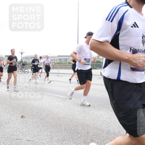 29.06.2025 - hella hamburg halbmarathon Lena Gebhardt http://msf.ph/oto/8381770 29.06.2025 10:49:32 Lombardsbrücke 4769, 1525, 4527, 1266, 6191, 3383, 40, 1040, 1041, 1525, 1625, 1805, 1888, 2067, 2395, 2466, 2527, 2541, 2668, 2713, 2862, 2927, 2997, 3070, 3086, 3183, 3232, 3383, 3943, 4403, 4525, 4527, 4589, 4769, 4809, 5076, 5106, 5118, 5463, 5552, 5694, 6191, 6694, 6979, 6989, 7301, 7305, 7339, 7366, 7650, 7679, 7931, 7936, 8065, 8549, 9162, 9245, 9261, 9341, 9359, 10033, 10038, 10130, 10333, 10403, 10479, 10704, 10782, 10785, 11031, 11192, 11558, 11631, 12124, 12388, 13764, 14692 meine-sportfotos.de