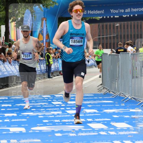 29.06.2025 - hella hamburg halbmarathon Strokosch-Dieckow http://msf.ph/oto/8381771 29.06.2025 10:24:09 Ziel 5612, 6816, 7331, 9269, 10234, 17614, 18569, 19041 meine-sportfotos.de