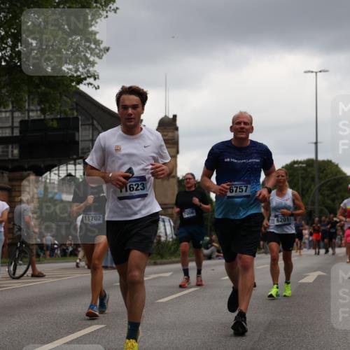 29.06.2025 - hella hamburg halbmarathon Yannick Fuchs http://msf.ph/oto/8381808 29.06.2025 10:54:54 20KM 1188, 1364, 1414, 1453, 1653, 2322, 2323, 2661, 3698, 5602, 5603, 5775, 6033, 6201, 6487, 6708, 6754, 6757, 6921, 7006, 7306, 7636, 7759, 7761, 8662, 9020, 9021, 9611, 9984, 10534, 11623, 11702, 11782, 12789, 12908, 13459, 13516, 15269, 16621, 17145, 17226, 17951, 17952, 18133, 18757, 19117, 19146, 19242 meine-sportfotos.de