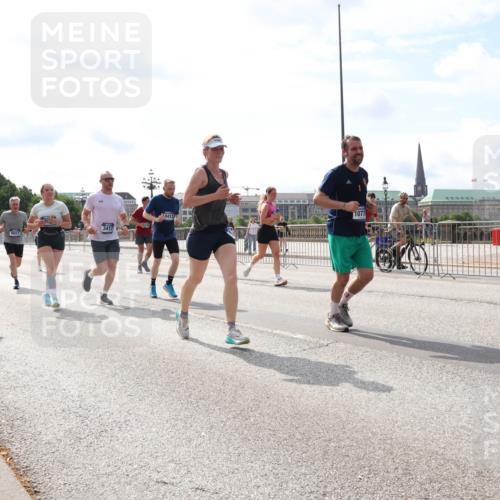 29.06.2025 - hella hamburg halbmarathon Lena Gebhardt http://msf.ph/oto/8381822 29.06.2025 10:15:35 Lombardsbrücke 16041, 3417, 9657, 4413, 1077, 2110, 1296, 1440, 1524, 1745, 2110, 2281, 2720, 2989, 3417, 3513, 3650, 4007, 4466, 4492, 4494, 5069, 5271, 5739, 5986, 6317, 6376, 6576, 7452, 7809, 7810, 7941, 7942, 8237, 8256, 9192, 9307, 9423, 9657, 9847, 9975, 9997, 10108, 10608, 10775, 10858, 12457, 12469, 12521, 13179, 13197, 13453, 13500, 13818, 13951, 14413, 14423, 14550, 14552, 15150, 15307, 15740 meine-sportfotos.de