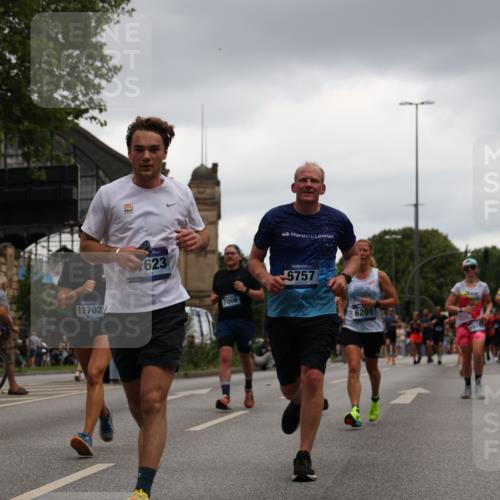 29.06.2025 - hella hamburg halbmarathon Yannick Fuchs http://msf.ph/oto/8381825 29.06.2025 10:54:54 20KM 1188, 1364, 1414, 1453, 1653, 2322, 2323, 2661, 3698, 5602, 5603, 5775, 6033, 6201, 6487, 6708, 6754, 6757, 6921, 7006, 7306, 7636, 7759, 7761, 8662, 9020, 9021, 9611, 9984, 10534, 11623, 11702, 11782, 12789, 12908, 13459, 13516, 15269, 16621, 17145, 17226, 17951, 17952, 18133, 18757, 19117, 19146, 19242 meine-sportfotos.de