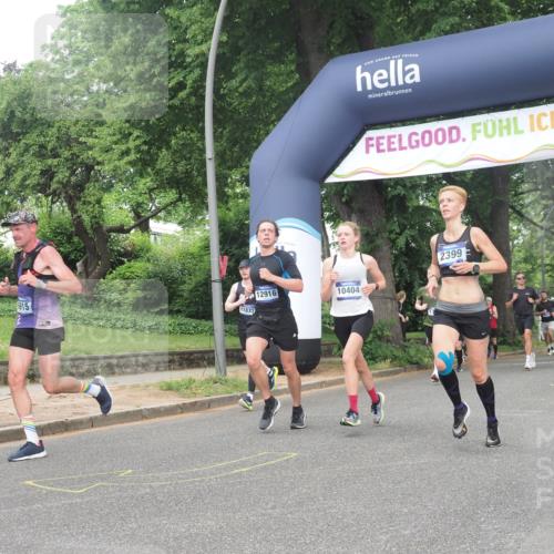 29.06.2025 - hella hamburg halbmarathon KatJ http://msf.ph/oto/8381826 29.06.2025 10:25:19 Zwischen KM18-KM19 1385, 2121, 2399, 5042, 6915, 6993 meine-sportfotos.de