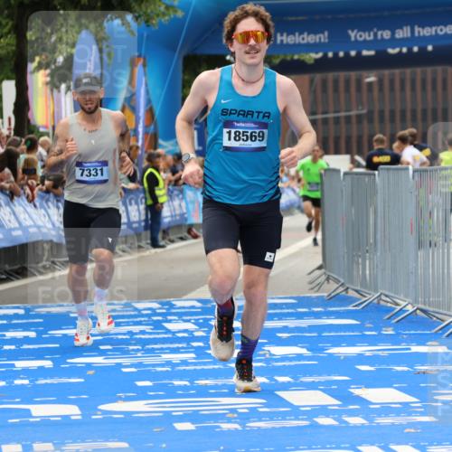 29.06.2025 - hella hamburg halbmarathon Strokosch-Dieckow http://msf.ph/oto/8381837 29.06.2025 10:24:09 Ziel 5612, 6816, 7331, 9269, 10234, 17614, 18569, 19041 meine-sportfotos.de