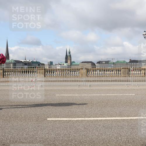29.06.2025 - hella hamburg halbmarathon Lena Gebhardt http://msf.ph/oto/8381841 29.06.2025 08:52:24 Lombardsbrücke 389 meine-sportfotos.de