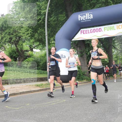 29.06.2025 - hella hamburg halbmarathon KatJ http://msf.ph/oto/8381847 29.06.2025 10:25:20 Zwischen KM18-KM19 1385, 2121, 2399, 5042, 6915, 6993, 7154 meine-sportfotos.de
