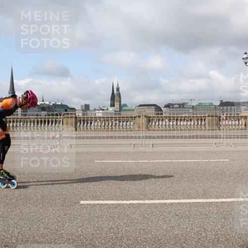 29.06.2025 - hella hamburg halbmarathon Lena Gebhardt http://msf.ph/oto/8381902 29.06.2025 08:52:24 Lombardsbrücke 389 meine-sportfotos.de