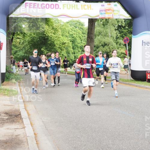 29.06.2025 - hella hamburg halbmarathon MichiJ http://msf.ph/oto/8381962 29.06.2025 10:46:35 Zwischen KM18-KM19 2730, 4238, 6033, 6087, 6438, 6754, 8326, 10281, 10301, 11041, 11935, 12564, 13706, 14732, 15344, 17814, 18377, 18727, 18855 meine-sportfotos.de