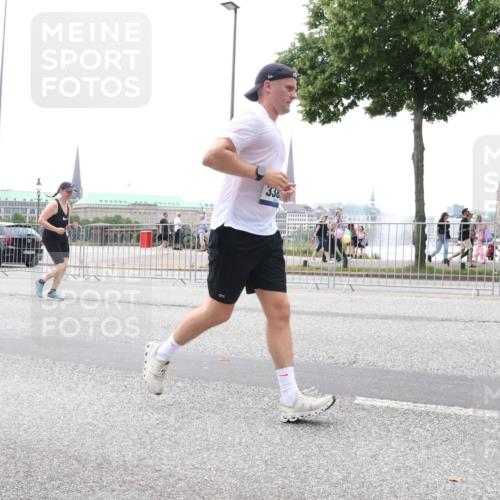 29.06.2025 - hella hamburg halbmarathon Lena Gebhardt http://msf.ph/oto/8381964 29.06.2025 10:49:32 Lombardsbrücke 1525, 330, 1040, 1041, 1525, 1625, 1805, 1888, 2067, 2395, 2466, 2527, 2541, 2668, 2713, 2862, 2927, 2997, 3070, 3086, 3183, 3232, 3383, 3943, 4403, 4525, 4527, 4589, 4769, 4809, 5076, 5106, 5118, 5463, 5552, 5694, 6191, 6694, 6979, 6989, 7301, 7305, 7339, 7366, 7650, 7679, 7931, 7936, 8065, 8549, 9162, 9245, 9261, 9341, 9359, 10033, 10038, 10130, 10333, 10403, 10479, 10704, 10782, 10785, 11031, 11192, 11558, 11631, 12124, 12388, 13764, 14692 meine-sportfotos.de