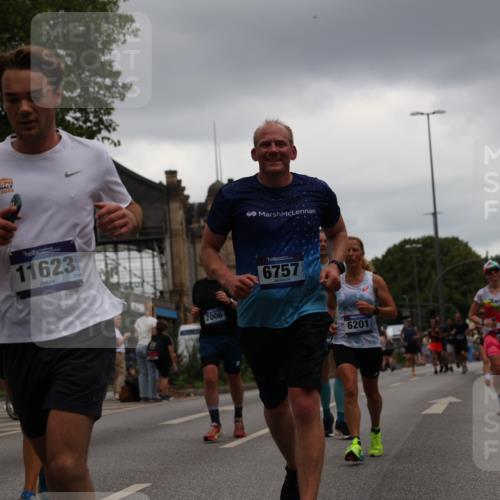 29.06.2025 - hella hamburg halbmarathon Yannick Fuchs http://msf.ph/oto/8381979 29.06.2025 10:54:54 20KM 1188, 1364, 1414, 1453, 1653, 2322, 2323, 2661, 3698, 5602, 5603, 5775, 6033, 6201, 6487, 6708, 6754, 6757, 6921, 7006, 7306, 7636, 7759, 7761, 8662, 9020, 9021, 9611, 9984, 10534, 11623, 11702, 11782, 12789, 12908, 13459, 13516, 15269, 16621, 17145, 17226, 17951, 17952, 18133, 18757, 19117, 19146, 19242 meine-sportfotos.de