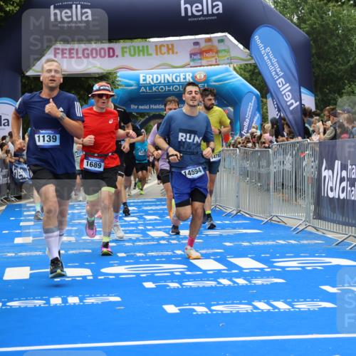 29.06.2025 - hella hamburg halbmarathon Strokosch-Dieckow http://msf.ph/oto/8382008 29.06.2025 10:46:56 Ziel 1139, 1689, 4091, 4377, 5472, 9794, 10122, 13728, 14385, 14415, 14449, 14594, 14783, 15825, 16081, 17172, 17492, 17892, 17979, 19105 meine-sportfotos.de