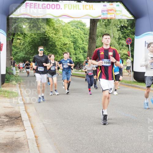 29.06.2025 - hella hamburg halbmarathon MichiJ http://msf.ph/oto/8382058 29.06.2025 10:46:36 Zwischen KM18-KM19 1019, 1544, 2730, 4238, 6033, 6087, 6438, 6754, 8326, 10281, 10301, 11041, 11250, 11935, 12564, 14732, 15344, 18377, 18727, 18855 meine-sportfotos.de