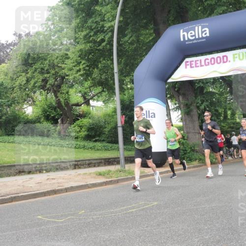 29.06.2025 - hella hamburg halbmarathon KatJ http://msf.ph/oto/8382060 29.06.2025 10:25:21 Zwischen KM18-KM19 1385, 2121, 2399, 5042, 6915, 6993, 7154 meine-sportfotos.de