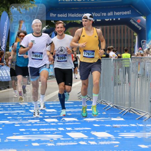 29.06.2025 - hella hamburg halbmarathon Strokosch-Dieckow http://msf.ph/oto/8382083 29.06.2025 10:24:06 Ziel 7331, 9269, 10234, 14753, 17614, 18569, 19041 meine-sportfotos.de