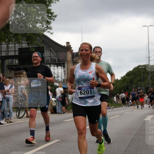29.06.2025 - hella hamburg halbmarathon Yannick Fuchs http://msf.ph/oto/8382109 29.06.2025 10:54:56 20KM 1188, 1364, 1414, 1453, 1653, 1823, 2322, 2323, 2426, 2661, 3698, 5602, 5603, 5775, 6201, 6487, 6708, 6754, 6757, 6921, 7006, 7250, 7306, 7636, 7759, 7761, 8483, 8662, 9020, 9021, 9611, 9984, 10295, 10534, 11623, 11702, 11782, 12789, 12908, 13459, 13516, 15269, 16621, 17145, 17226, 17951, 17952, 18133, 18757, 19117, 19146, 19242 meine-sportfotos.de