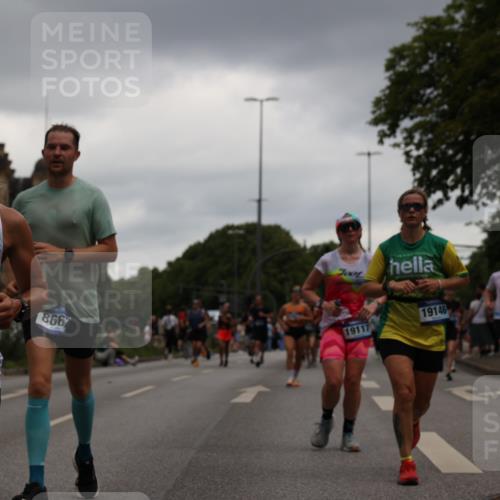 29.06.2025 - hella hamburg halbmarathon Yannick Fuchs http://msf.ph/oto/8382118 29.06.2025 10:54:56 20KM 1188, 1364, 1414, 1453, 1653, 1823, 2322, 2323, 2426, 2661, 3698, 5602, 5603, 5775, 6201, 6487, 6708, 6754, 6757, 6921, 7006, 7250, 7306, 7636, 7759, 7761, 8483, 8662, 9020, 9021, 9611, 9984, 10295, 10534, 11623, 11702, 11782, 12789, 12908, 13459, 13516, 15269, 16621, 17145, 17226, 17951, 17952, 18133, 18757, 19117, 19146, 19242 meine-sportfotos.de