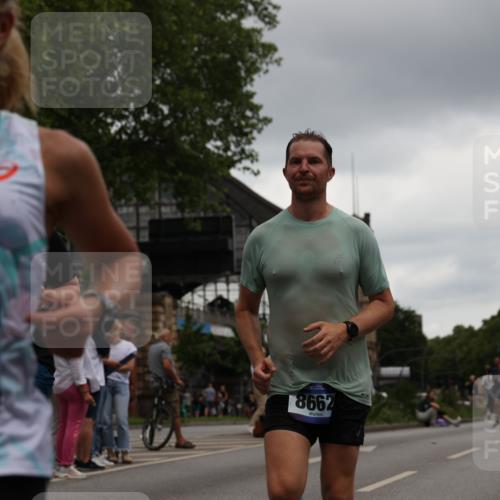 29.06.2025 - hella hamburg halbmarathon Yannick Fuchs http://msf.ph/oto/8382190 29.06.2025 10:54:57 20KM 1188, 1364, 1414, 1453, 1653, 1823, 2322, 2323, 2426, 2661, 3698, 5602, 5603, 5775, 6201, 6487, 6708, 6754, 6757, 6921, 7006, 7250, 7306, 7759, 7761, 8483, 8662, 9020, 9021, 9611, 9984, 10295, 10534, 11623, 11702, 11782, 12789, 12908, 13459, 13516, 15269, 16621, 17145, 17226, 17951, 17952, 18133, 18757, 19117, 19146, 19242 meine-sportfotos.de
