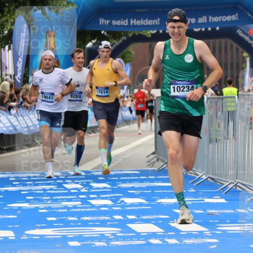 29.06.2025 - hella hamburg halbmarathon Strokosch-Dieckow http://msf.ph/oto/8382192 29.06.2025 10:24:04 Ziel 7331, 9269, 10234, 14753, 17614, 18569, 19041 meine-sportfotos.de