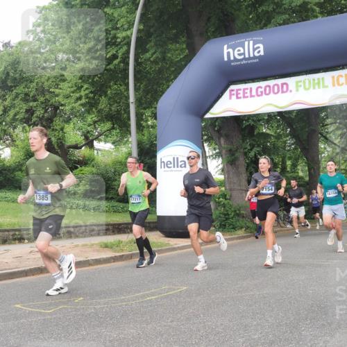 29.06.2025 - hella hamburg halbmarathon KatJ http://msf.ph/oto/8382204 29.06.2025 10:25:22 Zwischen KM18-KM19 1385, 2121, 2399, 5042, 6915, 6993, 7154 meine-sportfotos.de