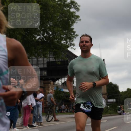 29.06.2025 - hella hamburg halbmarathon Yannick Fuchs http://msf.ph/oto/8382207 29.06.2025 10:54:57 20KM 1188, 1364, 1414, 1453, 1653, 1823, 2322, 2323, 2426, 2661, 3698, 5602, 5603, 5775, 6201, 6487, 6708, 6754, 6757, 6921, 7006, 7250, 7306, 7759, 7761, 8483, 8662, 9020, 9021, 9611, 9984, 10295, 10534, 11623, 11702, 11782, 12789, 12908, 13459, 13516, 15269, 16621, 17145, 17226, 17951, 17952, 18133, 18757, 19117, 19146, 19242 meine-sportfotos.de
