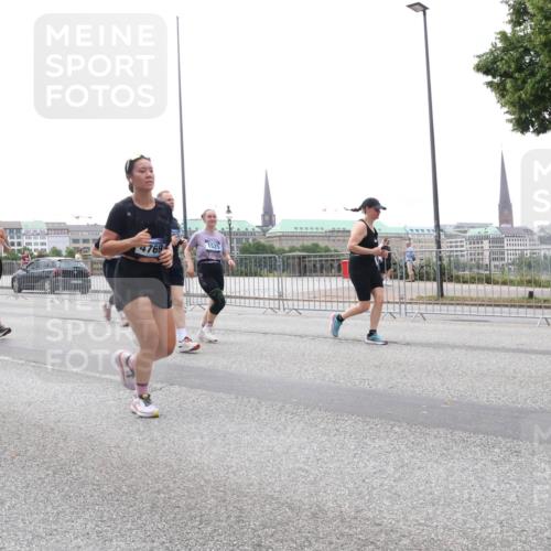 29.06.2025 - hella hamburg halbmarathon Lena Gebhardt http://msf.ph/oto/8382214 29.06.2025 10:49:33 Lombardsbrücke 1266, 6191, 4769, 1525, 1040, 1041, 1525, 1625, 1805, 1888, 2067, 2395, 2466, 2527, 2541, 2668, 2713, 2862, 2927, 2997, 3070, 3086, 3183, 3232, 3383, 3943, 4403, 4525, 4527, 4589, 4769, 4809, 5076, 5106, 5118, 5463, 5552, 5694, 6191, 6694, 6979, 6989, 7301, 7305, 7339, 7366, 7650, 7679, 7931, 7936, 8065, 8549, 9162, 9245, 9261, 10033, 10038, 10130, 10333, 10403, 10479, 10704, 10782, 10785, 11031, 11192, 11558, 11631, 12124, 12388, 13764, 14692 meine-sportfotos.de