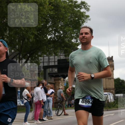 29.06.2025 - hella hamburg halbmarathon Yannick Fuchs http://msf.ph/oto/8382259 29.06.2025 10:54:57 20KM 1188, 1364, 1414, 1453, 1653, 1823, 2322, 2323, 2426, 2661, 3698, 5602, 5603, 5775, 6201, 6487, 6708, 6754, 6757, 6921, 7006, 7250, 7306, 7759, 7761, 8483, 8662, 9020, 9021, 9611, 9984, 10295, 10534, 11623, 11702, 11782, 12789, 12908, 13459, 13516, 15269, 16621, 17145, 17226, 17951, 17952, 18133, 18757, 19117, 19146, 19242 meine-sportfotos.de