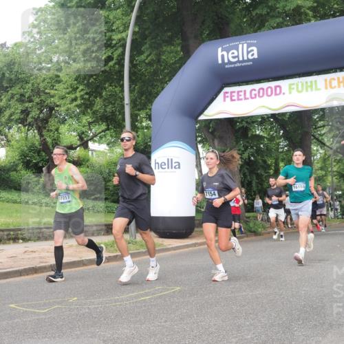 29.06.2025 - hella hamburg halbmarathon KatJ http://msf.ph/oto/8382289 29.06.2025 10:25:23 Zwischen KM18-KM19 1385, 2399, 6915, 7152, 7154 meine-sportfotos.de