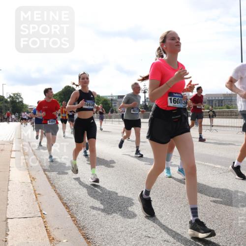 29.06.2025 - hella hamburg halbmarathon Lena Gebhardt http://msf.ph/oto/8382376 29.06.2025 10:15:36 Lombardsbrücke 4494, 16938, 9657, 1604124, 3417, 1440, 1524, 2110, 2281, 2720, 2989, 3167, 3417, 3513, 3650, 4007, 4466, 4492, 4494, 5069, 5271, 5739, 5986, 6317, 6376, 6576, 7452, 7809, 7810, 7941, 7942, 8237, 8256, 9192, 9307, 9423, 9657, 9847, 9997, 10108, 10608, 10775, 10858, 12457, 12469, 12521, 13179, 13197, 13453, 13500, 13818, 13951, 14413, 14423, 14550, 14552, 15150, 15307, 15740 meine-sportfotos.de